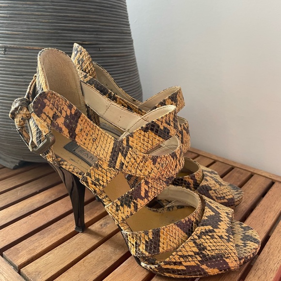 Zara yellow snake pattern sandal. Size 38 - Picture 3 of 3
